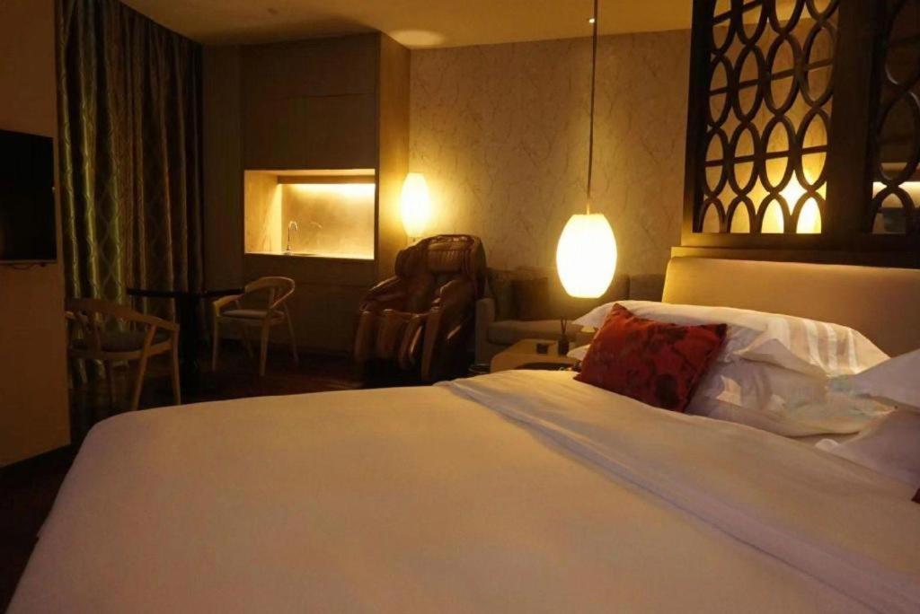 דונגגואן Maison New Century Hotel Dongguan מראה חיצוני תמונה